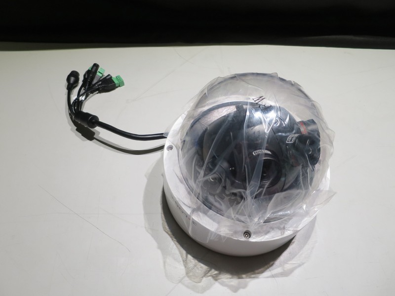 **UNUSED** 3XLogic Inc VX-8S-180-AWD Outdoor 8MP Multi-Imager, WDR, 4 X 5MM FIX gallery