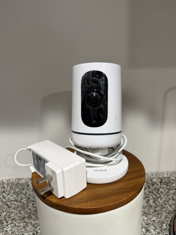 Vivint Ping SmartHome Indoor Camera V-CAM1