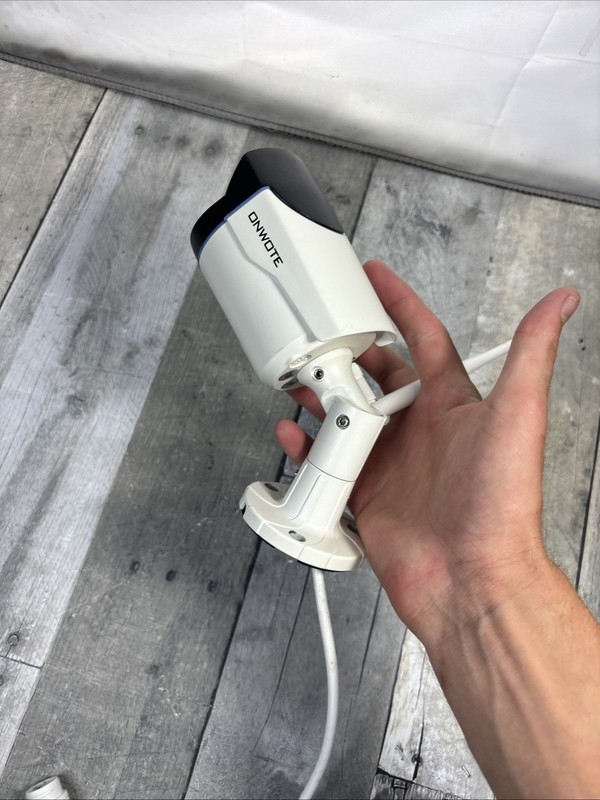 ONWOTE PA3010-W Outdoor WiFi Security Camera w/Mount gallery