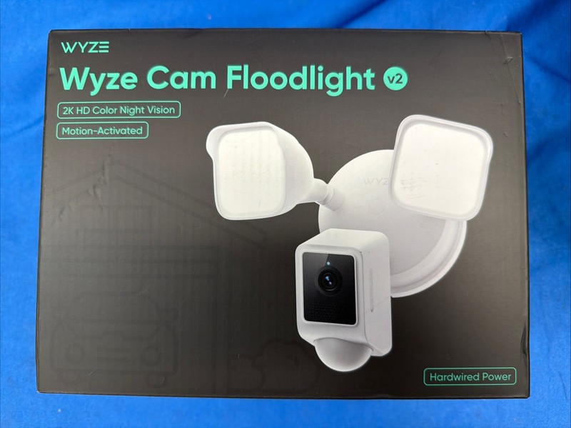 Wyze Cam Floodlight v2 2K 2800 Lumen Wired Outdoor Security Camera Sealed gallery