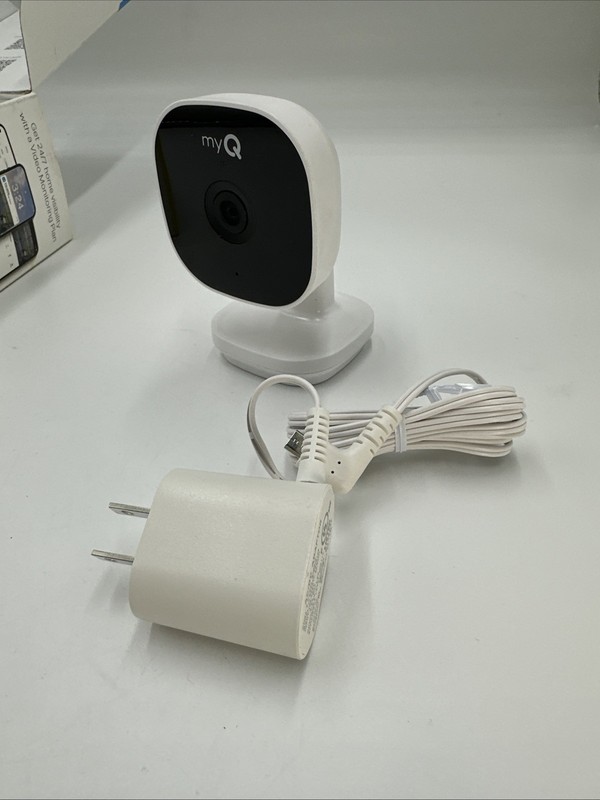 Chamberlain myQ Smart Garage HD 1080p Indoor Wi-Fi Security Camera - White gallery