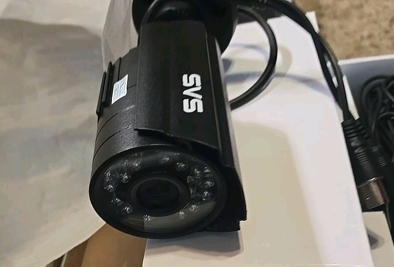 SVS Shield Surveillance 4x Cameras H.264 Security DVR 8-Channel SVS2400 No Hdd gallery