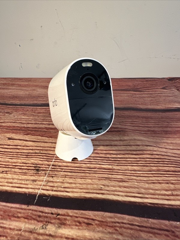Netgear Arlo Essential VMC2030 Spotlight Wireless Indoor/Outdoor Camera White gallery