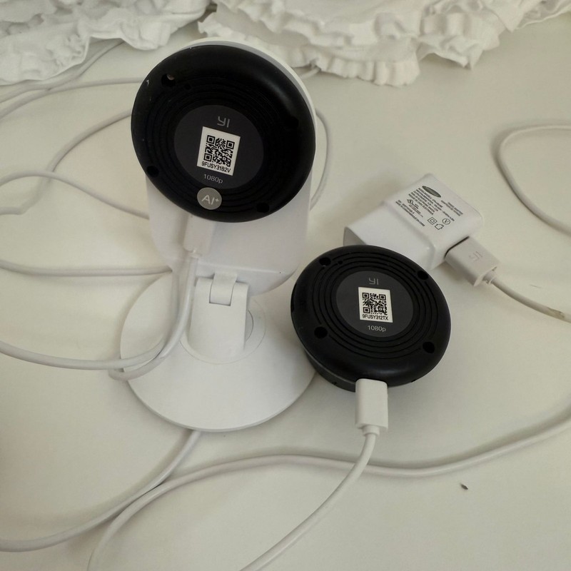 YI YHS-113-IR 1080p HD Indoor Home Camera 2 pk gallery