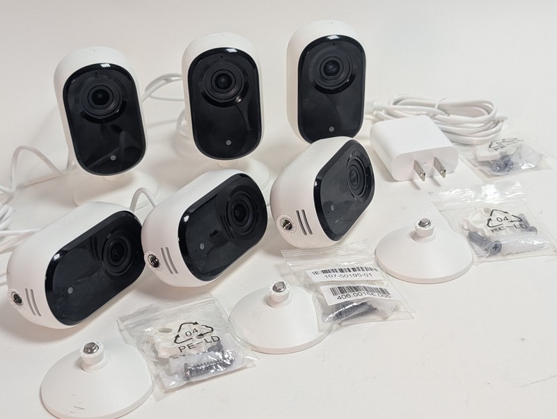 Arlo Essential 2ndGen 2K Indoor Cam 6 Pack VMC3060-100NAR w/ mounting hardware