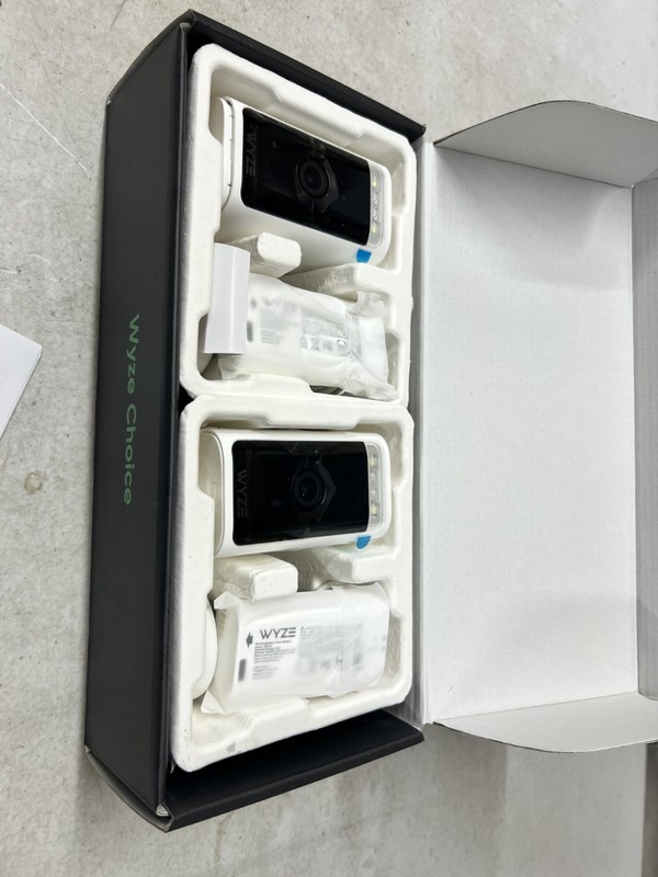 Wyze Battery Cam Pro 2 Pack WYZECOP-RB2PK Wireless 2k HD Color Night Spotlight gallery