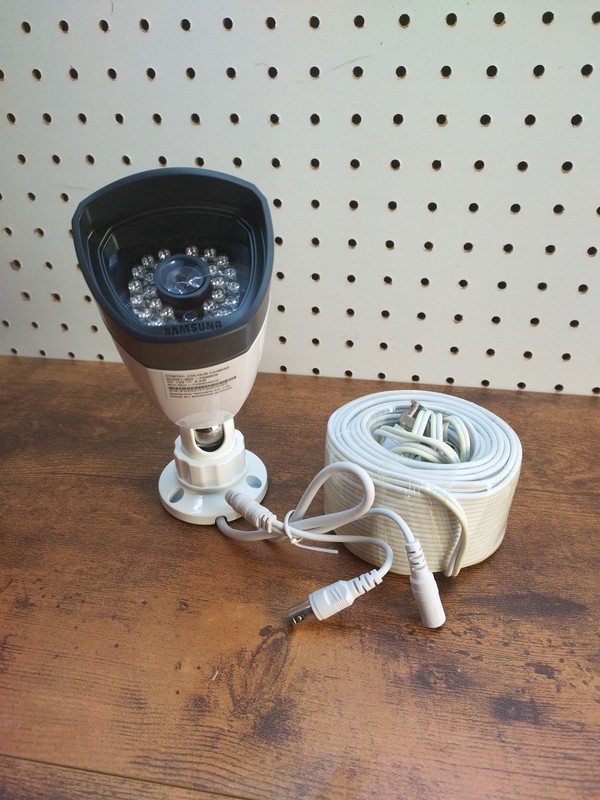 Samsung SDC-7340BCN Weather-Resistant Night Vision Camera With 60ft Cable