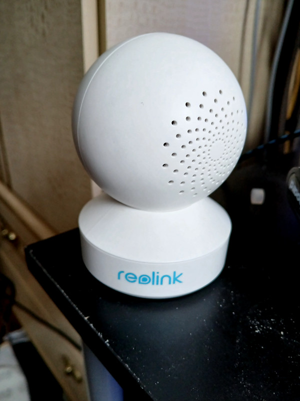 4MP 2.4/5GHz WiFi Smart Home Security Camera Pan Tilt 2-Way Audio Reolink E1 Pro gallery