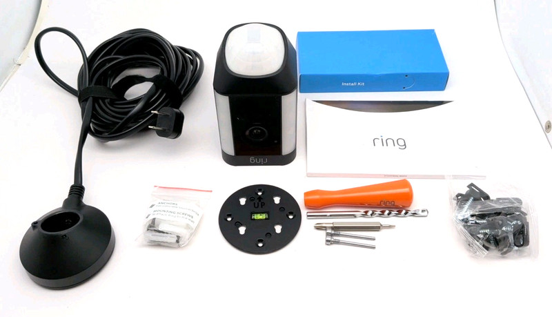 Ring Spotlight Cam Wired Outdoor Security Camera 8SH1P7-BEN0 w/ Cables *LOOK*