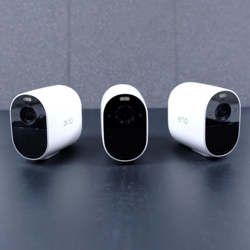 Arlo Essential VMC2330W-100NAS Wireless 3 Spotlight Security Camera-