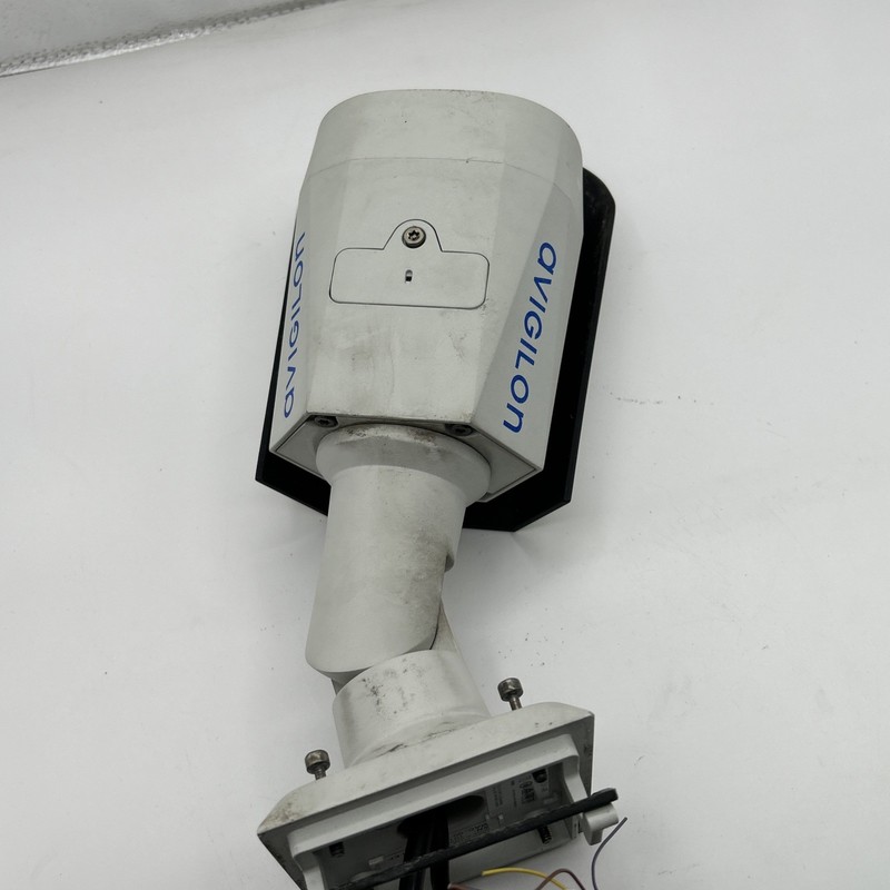 Avigilon 3.0C-H4A-BO1-IR Bullet Camera 3 Megapixel IP Camera 13W 12VDC/24VAC gallery
