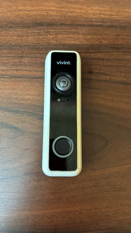Vivint doorbell camera pro Gen 1 - VS-DBC300-WHT - Used
