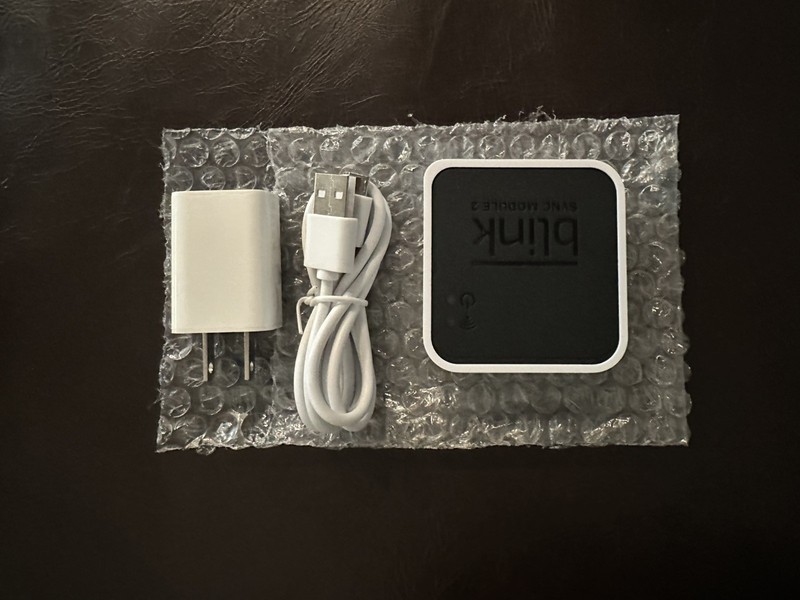 Blink Indoor/Outdoor - 4 Camera Kit + Sync 2 module + Blink Floodlight mount gallery