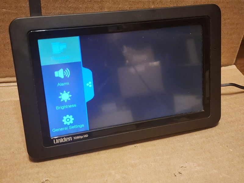 Uniden Guardian Security Camera Touchscreen Monitor + 4 Cameras 1080p HD UDR777 gallery