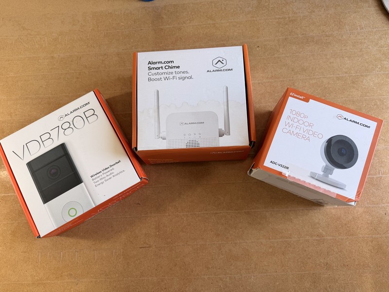 Alarm.com Bundle ADC-VDB780B Wireless Doorbell + Smart Chime + ADC-V522IR Camera gallery