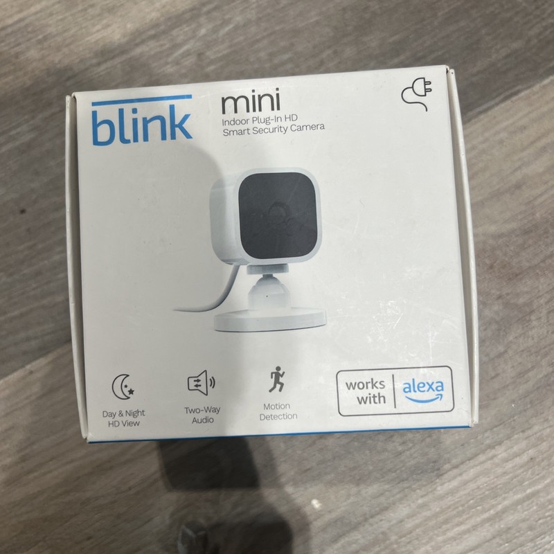 Blink Mini Indoor Plug-In Live HD Smart Security Camera (New in Box)