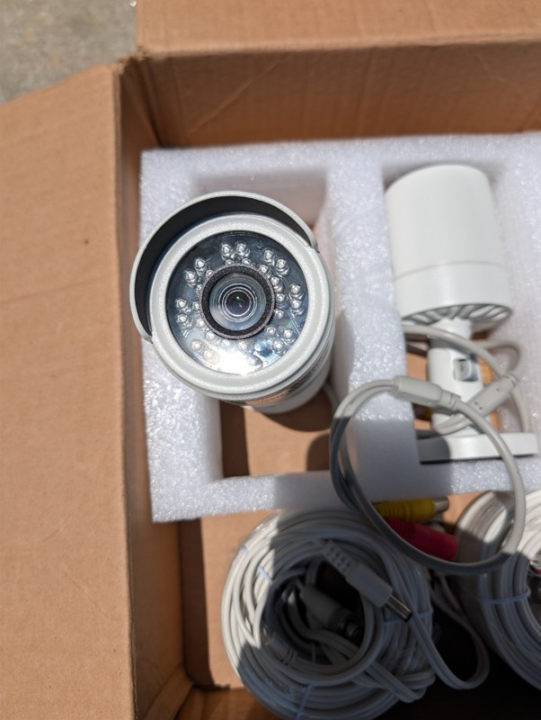 Samsung WiseNet SDC-89440BB 4MP Weatherproof Bullet Camera – White