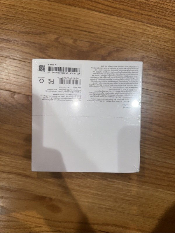 Google Nest Cam (Battery) -White- Indoor/Outdoor G3AL9/GA01317-US (NEW/SEALED) gallery