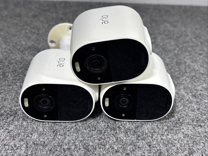 Arlo Essential Spotlight Camera Wireless Security White - VMC2030 Lot 3 Parts gallery