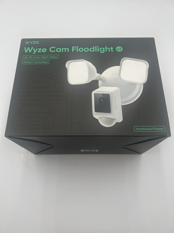 Wyze Cam Floodlight V2 Motion-Activated 2K HD Color Night Vision Camera