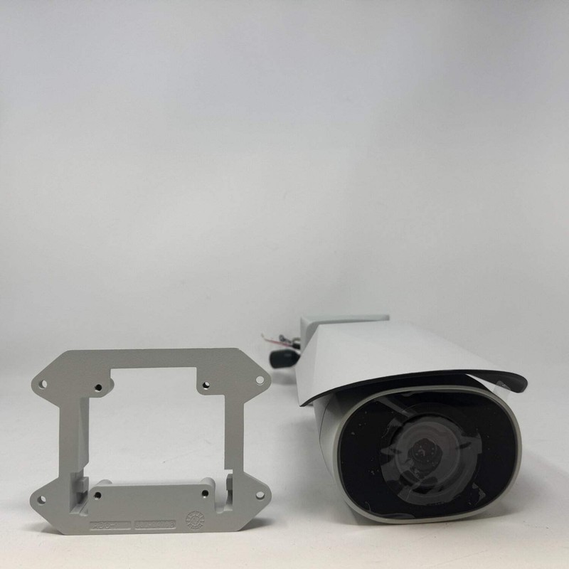 Avigilon 4.0C-H2A-BO2-IR-320-1021A Bullet Security Camera BBULD1 gallery