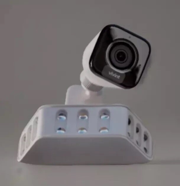 Discounted VIVINT SmartHome Outdoor Camera + Spotlight 7PC Kit gallery