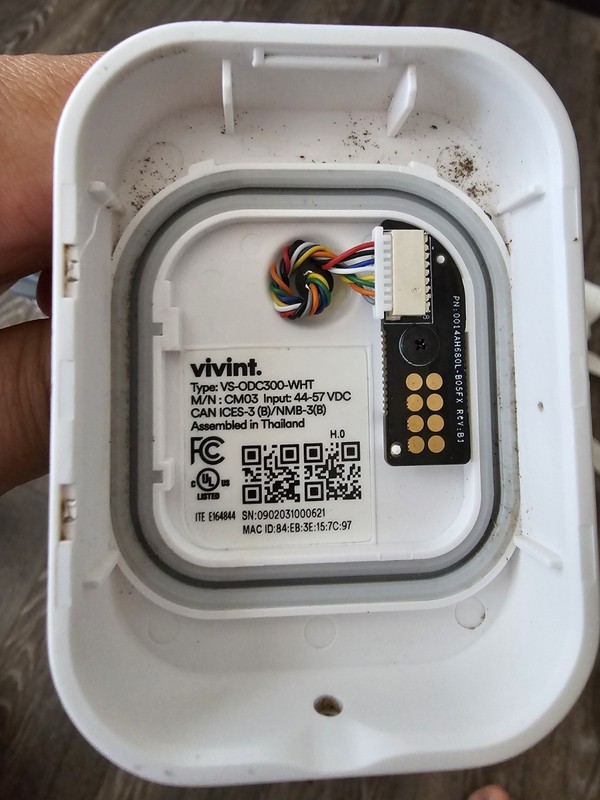 Vivint Outdoor Camera Pro Gen 1 VS-ODC350-WHT FHD 1080p Cube Camera - White gallery