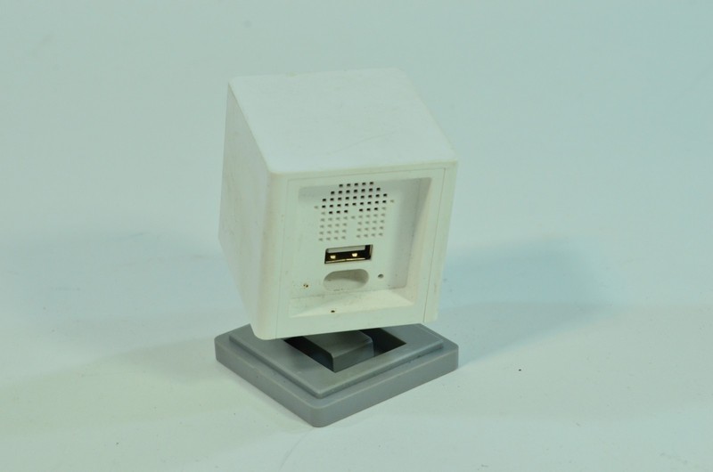 Wyze Cam v2 Smart Home Indoor Wired Camera White No Charger 30 Day Warranty gallery