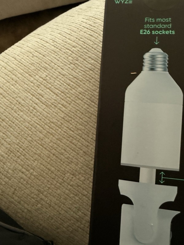 Wyze Bulb Cam 2K Smart Security Camera LED Light Bulb WiFi Color Night Vision gallery