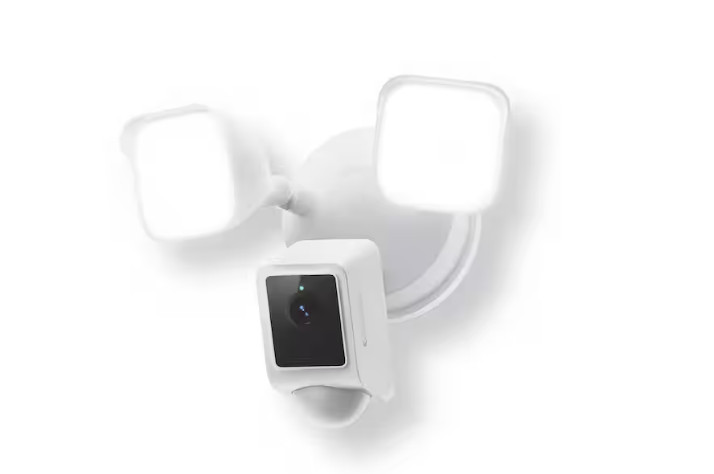 Wyze Cam Floodlight V2 Motion-Activated 2K HD Color Night Vision Camera