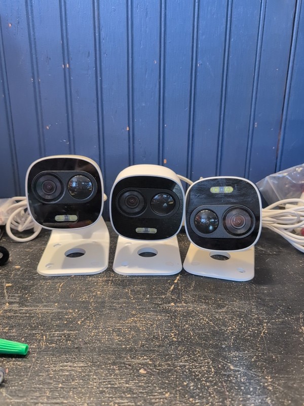 Q-see HD QCW2MPSL Network Camera Set Of 3- Color – 32.40 ft Night Vision