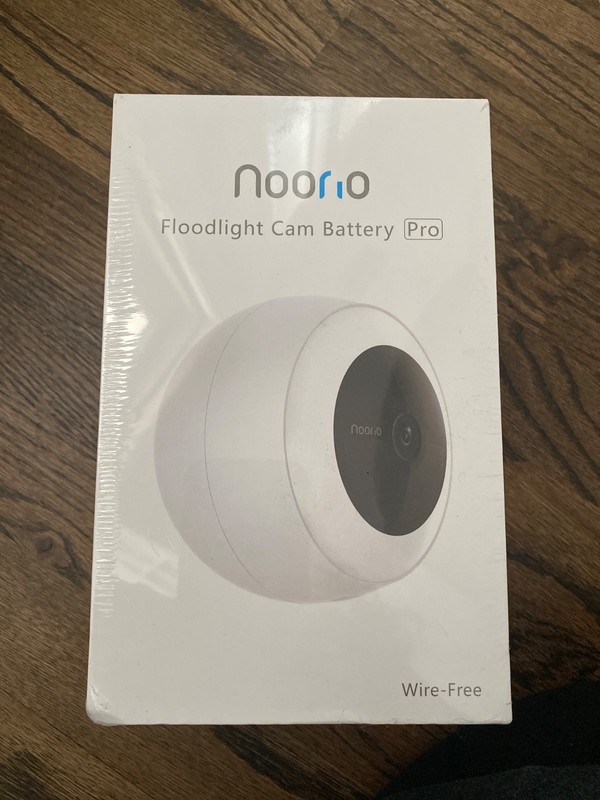 NOORIO Floodlight 2K Cam B310 Battery Pro - Qty 2 New Sealed in Box gallery