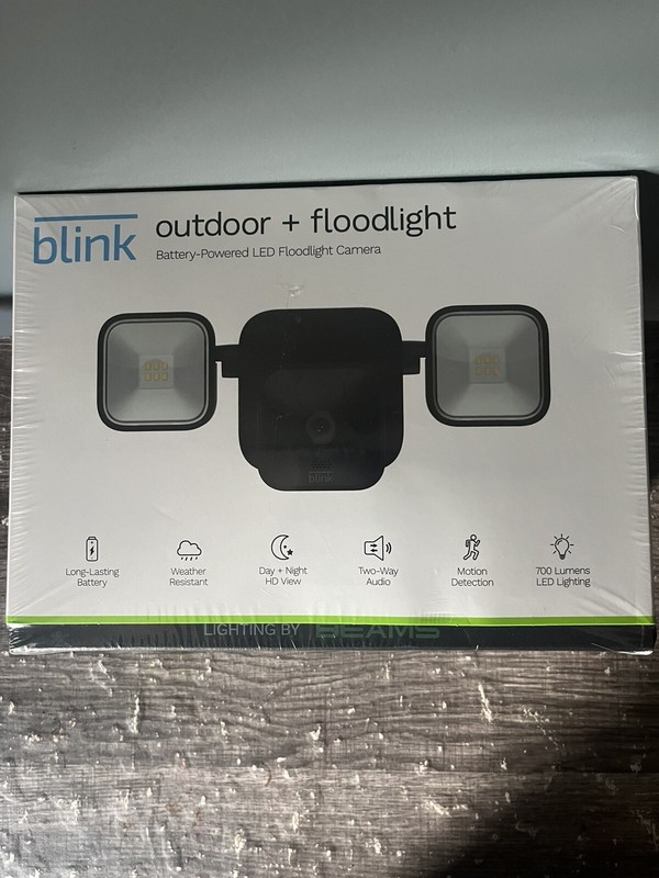 Blink Wireless Outdoor + Floodlight HD Security Camera Kit – Black