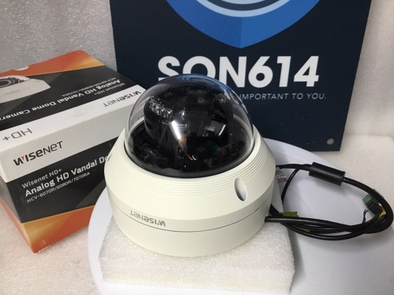 WISENET HD+ HCV-7070RA CCTV Color Camera W/ 3.2-10mm 4MP Analog QHD LED Outdoor gallery