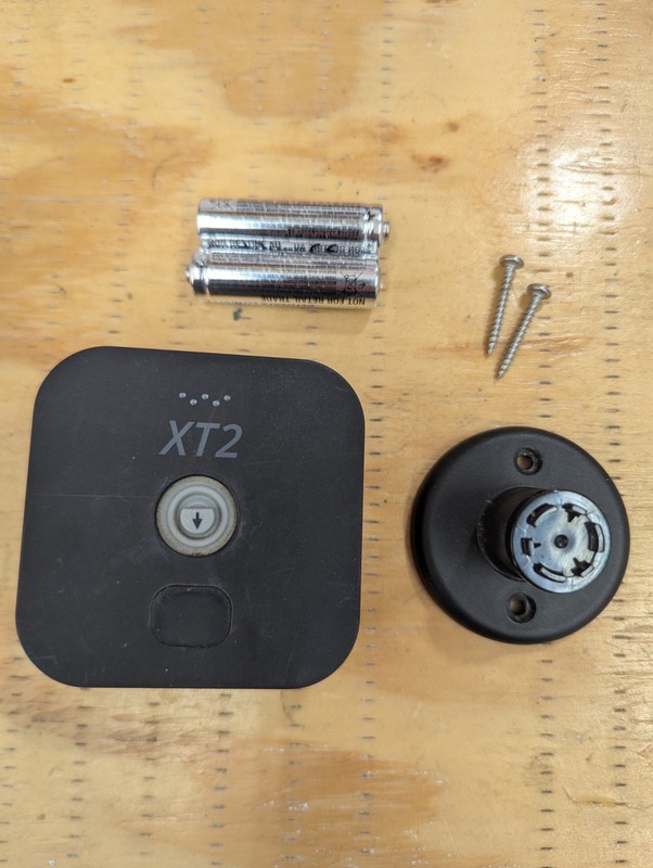 Blink XT2 Outdoor Camera With Wall Mount & New AA Batteries - Tested Working gallery