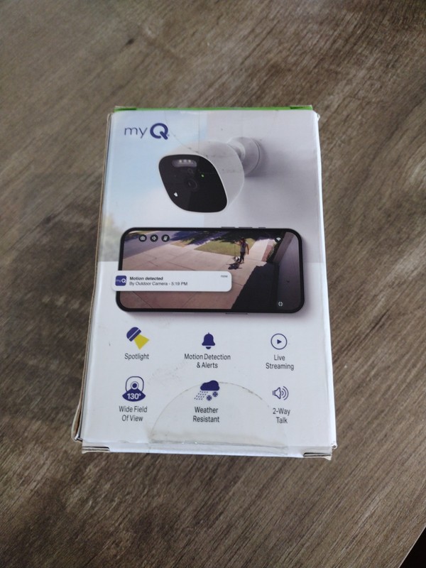 myQ Outdoor Battery Camera 2K Wi-Fi Wireless Outdoor Night Vision 2-Way Audio gallery