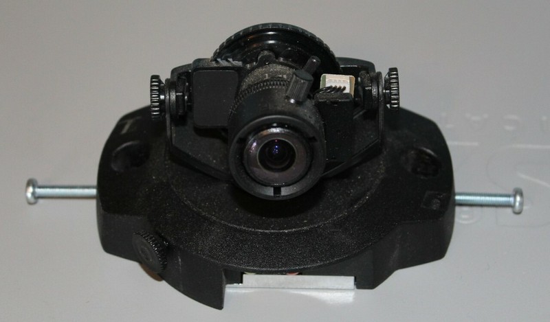 Axis p3301 IP wall/ceiling mountable camera with white dome