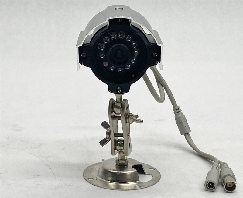 Q-See QD28414 QD28414W Weatherproof Day and Night Color CCD Camera LOT 8 gallery