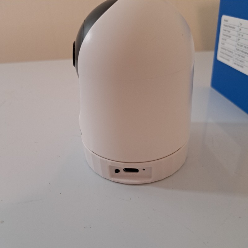 Cinnado D1 2K Indoor Security Camera Lightiy Used gallery