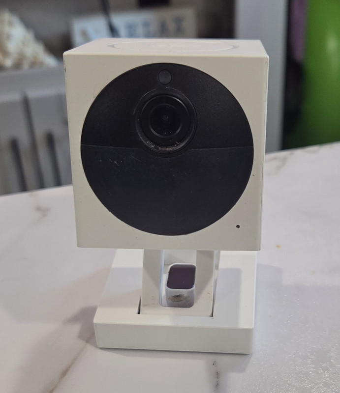 Wyze Cam Outdoor WVOD1 Wireless Wi-Fi 1080p Battery Indoor/Outdoor White