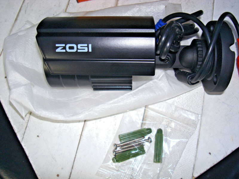 NEW - Zosi ZG2111A Bullet Security Camera with Night Vision + BNC Cable gallery