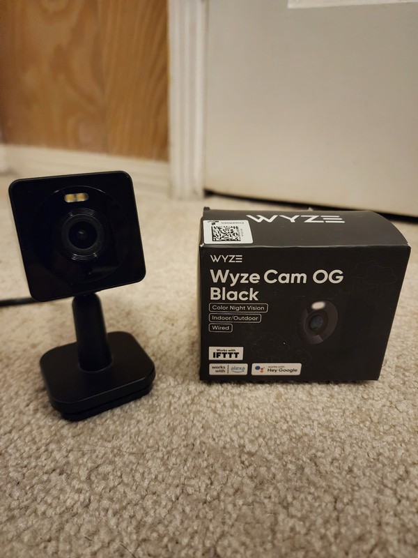 Wyze Cam OG Indoor/Outdoor Security Camera – Black