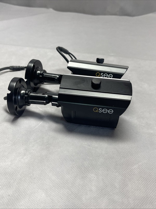 Q-See QM9901B 1000TVL Indoor / Outdoor Bullet Camera - Black Lot 2 gallery
