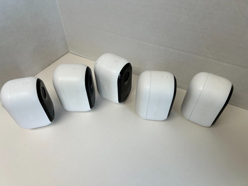 5 Arlo Essential (2nd Generation) 2K VMC3050 Cameras gallery