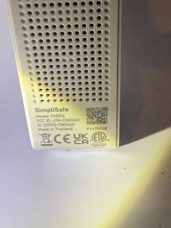 SimpliSafe CM006 Indoor Wireless Security Camera 1536p HD with 10x digital zoom gallery