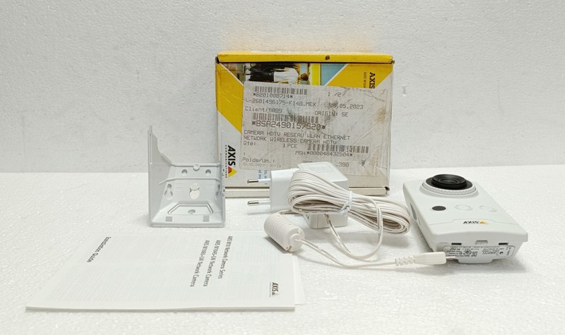 AXIS M1045-LW 0812-002 HDTV 1080p Wireless Cube Network Camera NEW