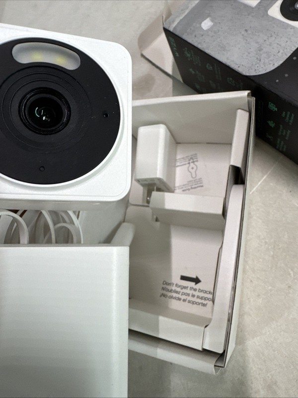 Wyze Cam Pan v4, 4K UHD Indoor/Outdoor, Plug-In, Pan/Tilt Security Camera White gallery