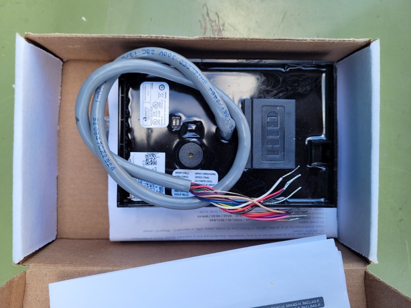 Brand New in Box HID 920PHRNEK00007 RDR, RP40-H, pivCLASS Wall Switch Reader gallery