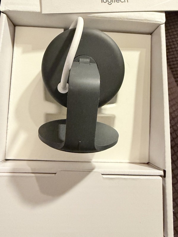 Logitech Circle Indoor IP/Network Security Camera Black USB Color Box/Body gallery