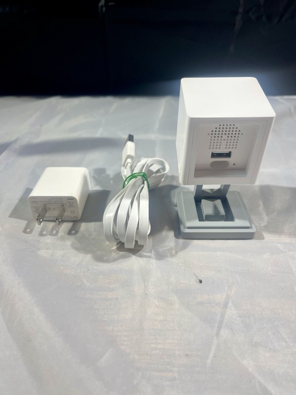 WYZE CAM INDOOR SMART SECURITY CAMERA MODEL WYZEC2 v2 gallery